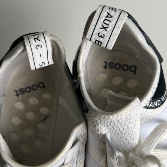 Athletic_Shoes